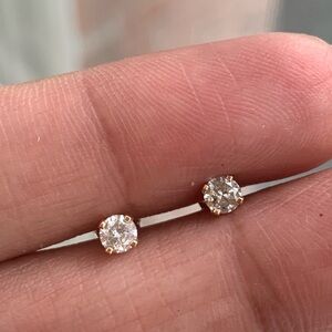 14k Gold 0.25 Cttw Diamond Studs